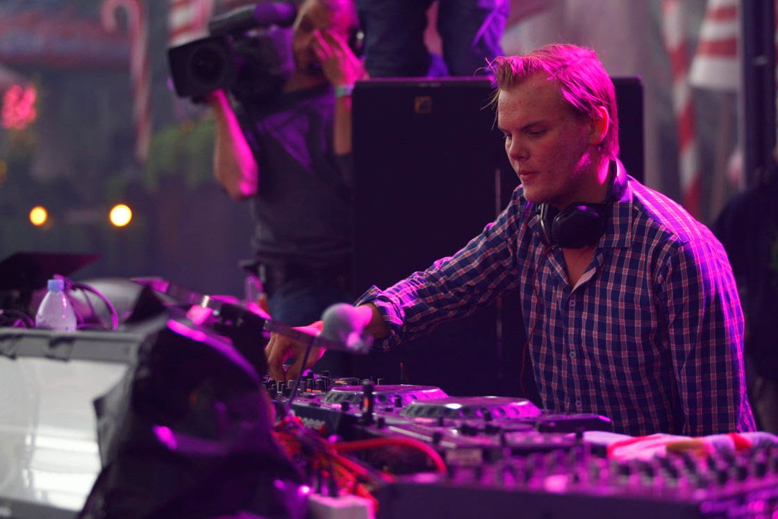 Avicii performing during his Tomorrowland 2011 MainStage set